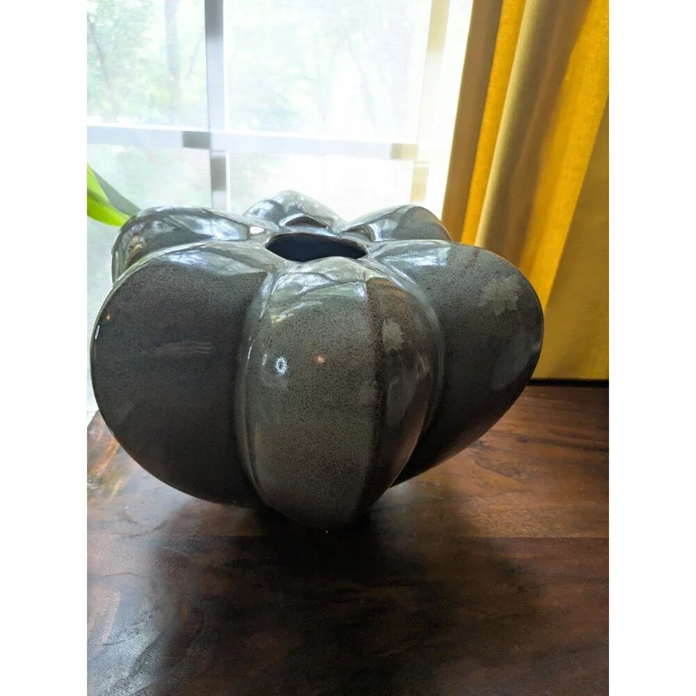 Vintage Haeger Melon‑Shaped Vase 166-70  Blue‑Gray Speckled Glaze – 7.5